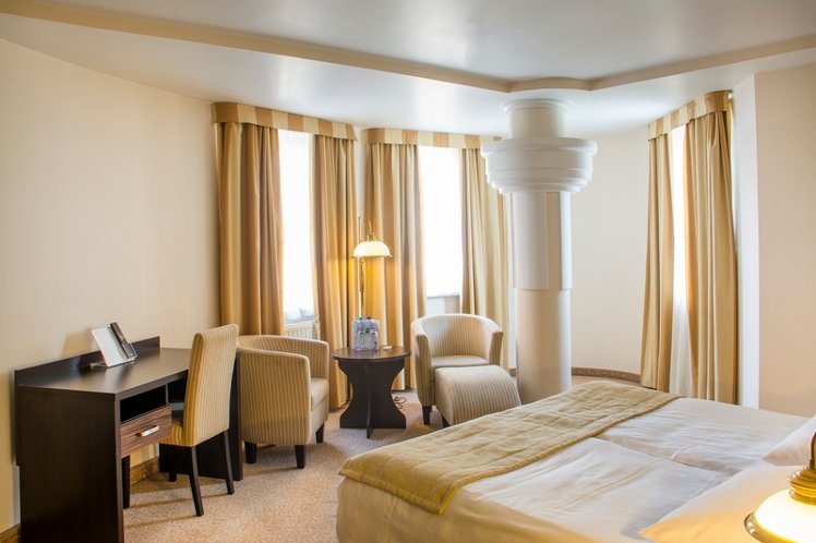 JUNIOR SUITE STANDARD Room