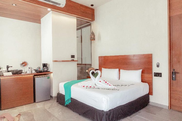 DOUBLE DELUXE ONE BED Room