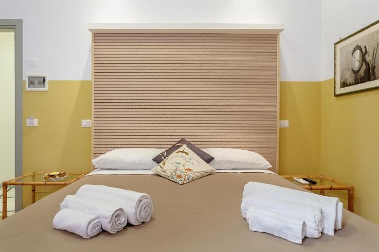 DOUBLE SINGLE USE STANDARD Room