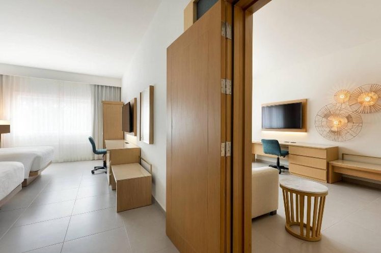 JUNIOR SUITE KING BED SMOKING Room