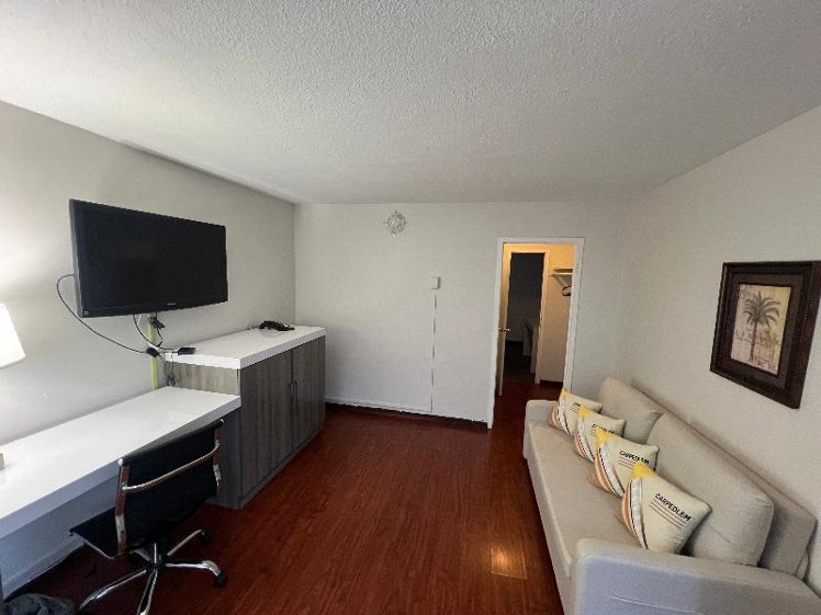 SUITE ONE BED Room