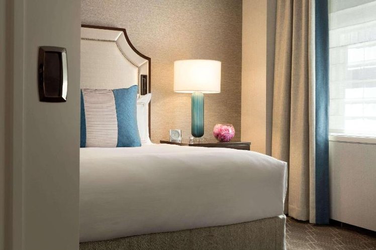 SUITE KING SIZE BED Room