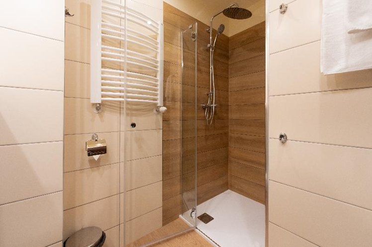 SINGLE BUSINESS Room