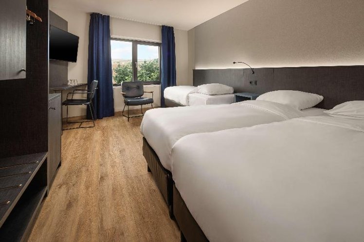 TRIPLE CITY VIEW Room
