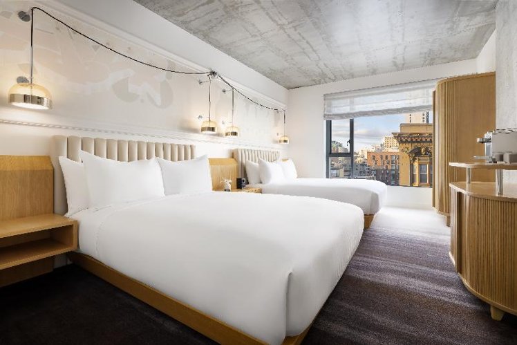 DOUBLE QUEEN SIZE BED Room