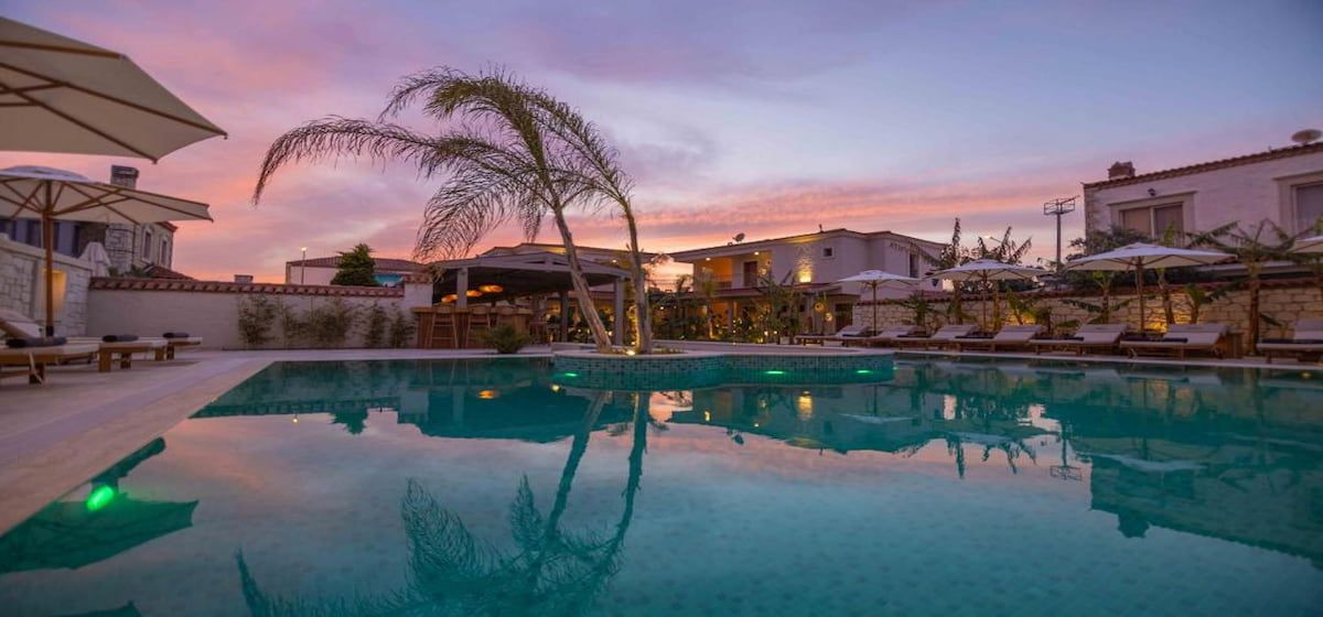  Best Hotels with Swim Up Rooms in izmir