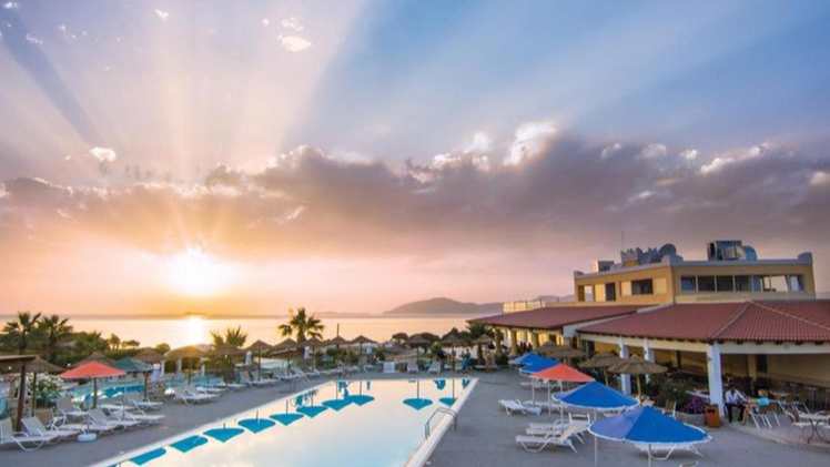 Swimming pool in Kouros Palace