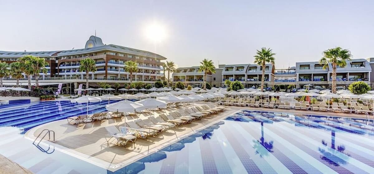 Hotels with Swim Up Rooms in Turkey