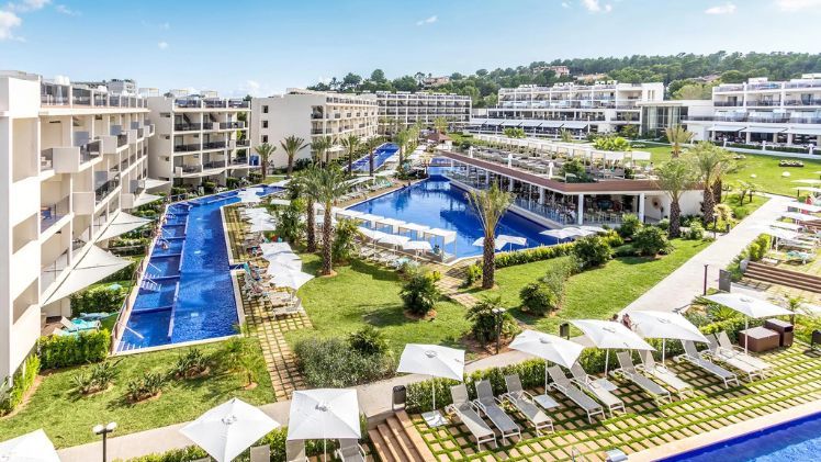 Zafiro Palace Palmanova – Swim-Up Room Hotel in Majorca